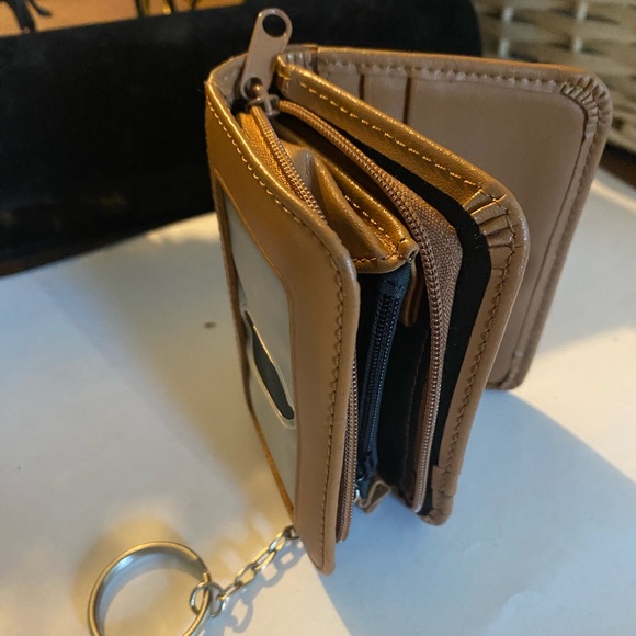 New Genuine Leather Wallet with key chain and Clear Pocket for ID - Picture 5 of 6